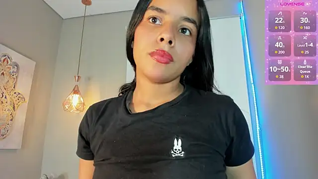 Snapshot of Roxy_Stonee chatting on May 28, 2026, 7:00 pm Roxy Stonee online show from May 28, 2026, 7:00 pm