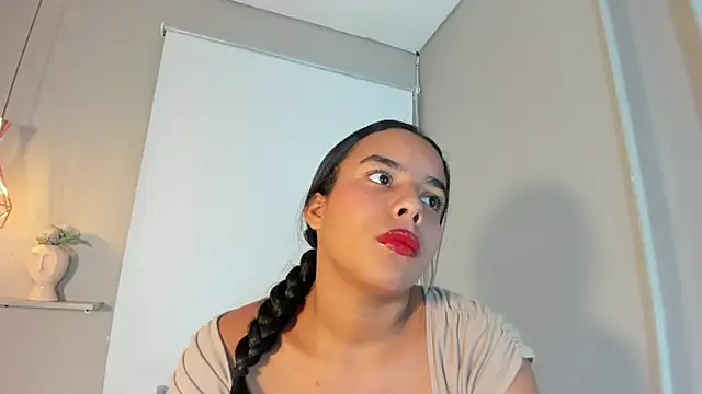 Snapshot of Roxy_Stonee chatting on May 29, 2026, 7:12 pm Roxy Stonee online show from May 29, 2026, 7:12 pm