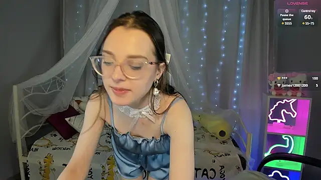 Snapshot of kaisajenner chatting on February 7, 2025, 3:41 pm kaisajenner online show from February 7, 2025, 3:41 pm