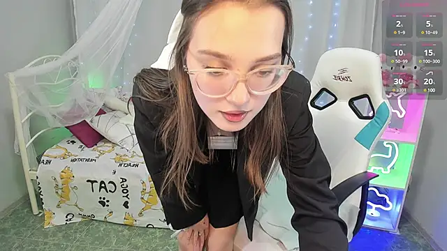 Snapshot of kaisajenner chatting on February 8, 2025, 7:05 pm kaisajenner online show from February 8, 2025, 7:05 pm