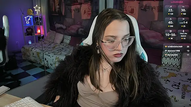 Snapshot of kaisajenner chatting on February 20, 2025, 2:18 am kaisajenner online show from February 20, 2025, 2:18 am