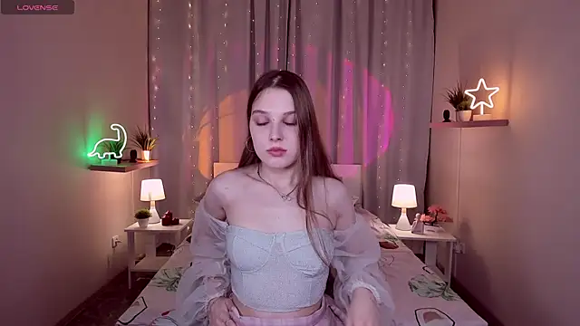 Snapshot of kaisajenner chatting on September 12, 2025, 7:14 pm kaisajenner online show from September 12, 2025, 7:14 pm