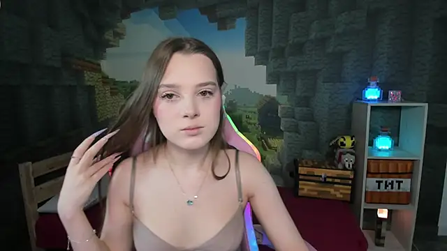 Snapshot of kaisajenner chatting on November 9, 2025, 7:34 pm kaisajenner online show from November 9, 2025, 7:34 pm