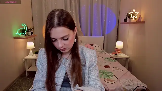 Snapshot of kaisajenner chatting on November 23, 2025, 7:13 pm kaisajenner online show from November 23, 2025, 7:13 pm