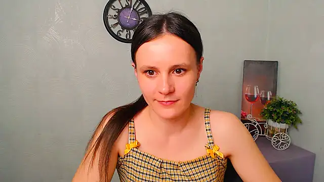 Snapshot of ValeriaHeart_ chatting on February 18, 2025, 5:21 pm ValeriaHeart online show from February 18, 2025, 5:21 pm