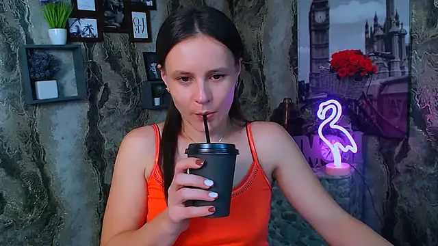 Snapshot of ValeriaHeart_ chatting on December 3, 2025, 1:20 pm ValeriaHeart online show from December 3, 2025, 1:20 pm