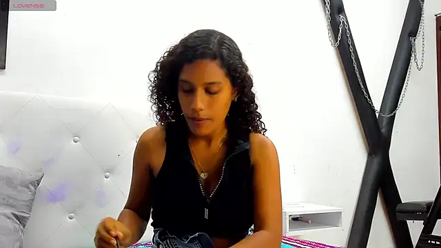 Snapshot of michell78sexy chatting on February 7, 2025, 3:45 am michell78sexy online show from February 7, 2025, 3:45 am