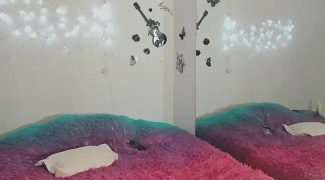 Snapshot of Sofiadelacruz chatting on March 16, 2025, 2:32 am Sofiadelacruz online show from March 16, 2025, 2:32 am