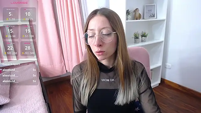 Snapshot of Carlin_Diaz chatting on February 25, 2025, 12:58 am Carlin Diaz online show from February 25, 2025, 12:58 am