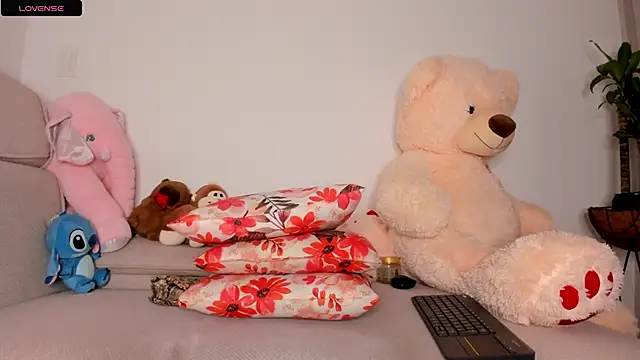 curly sweett1 online show from May 15, 2026, 11:56 pm