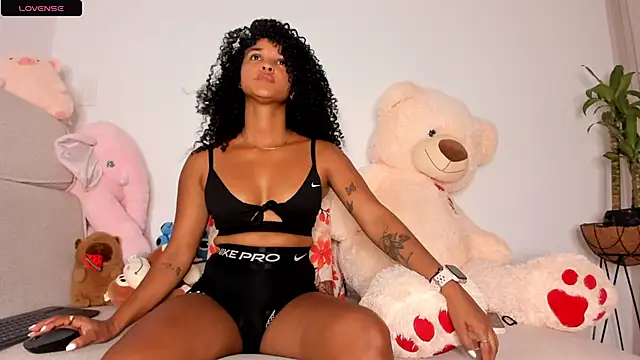 curly sweett1 online show from May 23, 2026, 3:01 am