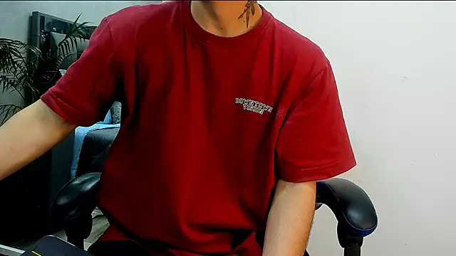 Snapshot of roan_birkin chatting on October 29, 2025, 7:26 pm roan birkin online show from October 29, 2025, 7:26 pm