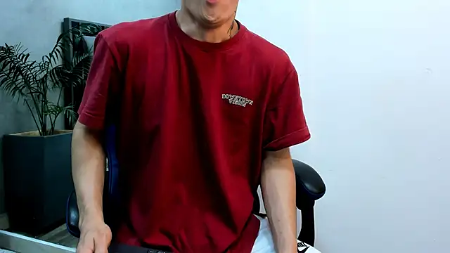 Snapshot of roan_birkin chatting on November 26, 2025, 8:21 pm roan birkin online show from November 26, 2025, 8:21 pm