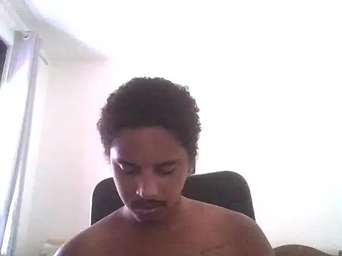Snapshot of ONegodoce25 chatting on May 4, 2026, 4:03 pm ONegodoce25 online show from May 4, 2026, 4:03 pm