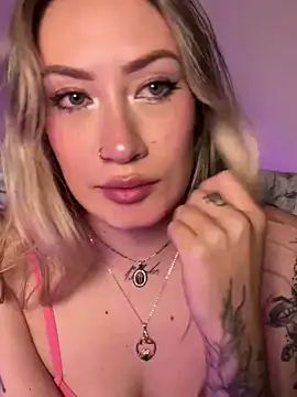 Snapshot of Lally_Valencia__ chatting on March 20, 2025, 9:04 am Lally Valencia online show from March 20, 2025, 9:04 am