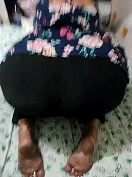 Alishafernandez online show from March 16, 2026, 8:46 pm