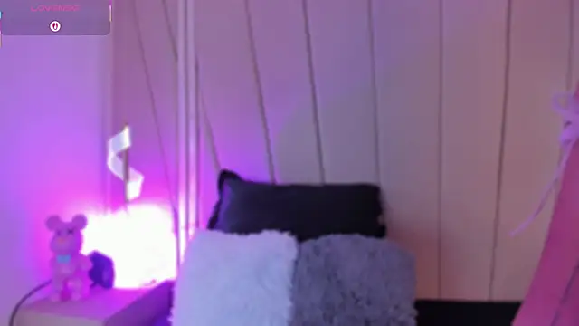 Snapshot of Nikki_vega chatting on February 27, 2025, 4:31 am Nikki vega online show from February 27, 2025, 4:31 am