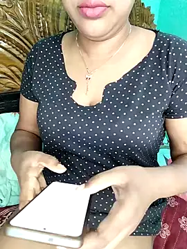 monekhan123 online show from December 5, 2025, 12:03 pm