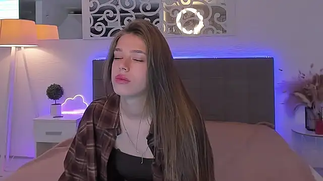 melissacrayzy online show from June 13, 2026, 6:33 am