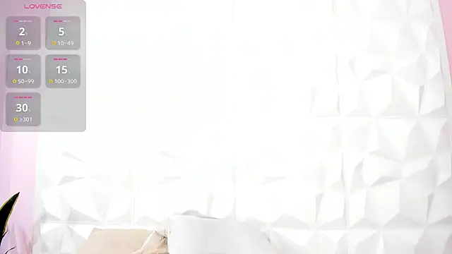 Lia Guzman online show from March 14, 2025, 6:10 am