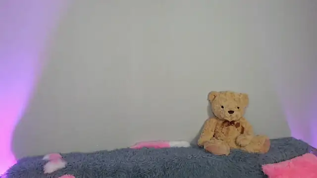 Snapshot of EvaBalmer chatting on September 20, 2025, 12:22 am EvaBalmer online show from September 20, 2025, 12:22 am