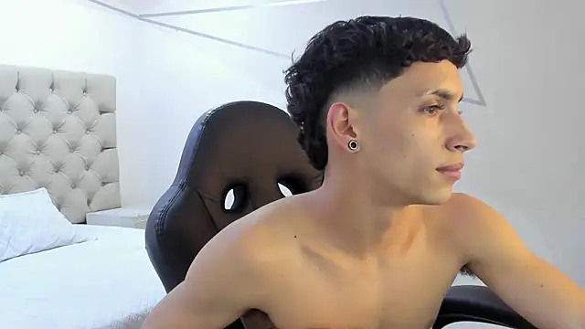 Snapshot of JhoanLeandro chatting on January 17, 2026, 4:17 am JhoanLeandro online show from January 17, 2026, 4:17 am