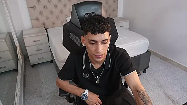 Snapshot of JhoanLeandro chatting on February 10, 2026, 6:28 am JhoanLeandro online show from February 10, 2026, 6:28 am