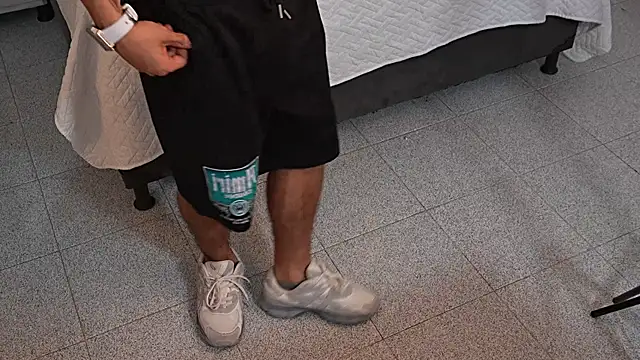 Snapshot of JhoanLeandro chatting on February 16, 2026, 4:30 am JhoanLeandro online show from February 16, 2026, 4:30 am