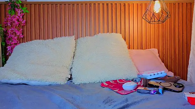 Snapshot of vicky_bass chatting on September 14, 2025, 10:42 pm vicky bass online show from September 14, 2025, 10:42 pm