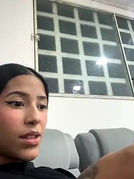 Snapshot of vicky_bass chatting on October 23, 2025, 4:01 am vicky bass online show from October 23, 2025, 4:01 am