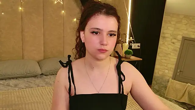 Snapshot of Pauline_Heaven chatting on May 13, 2026, 6:00 am Pauline Heaven online show from May 13, 2026, 6:00 am
