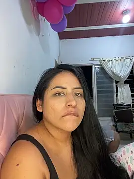 Snapshot of lamaravilla_08 chatting on February 6, 2025, 12:11 am lamaravilla 08 online show from February 6, 2025, 12:11 am