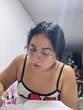 Snapshot of lamaravilla_08 chatting on March 12, 2026, 6:19 am lamaravilla 08 online show from March 12, 2026, 6:19 am