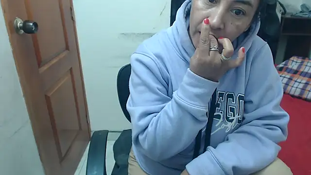 Snapshot of Siblleyx chatting on March 18, 2025, 9:10 pm Siblleyx online show from March 18, 2025, 9:10 pm