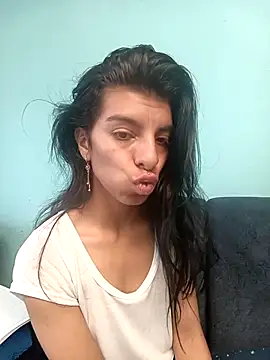 Ariell Kieran online show from October 21, 2025, 5:57 pm