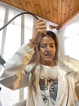 Andrea18 blonde online show from February 21, 2025, 1:55 pm