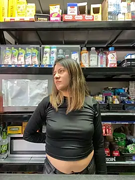 Andrea18 blonde online show from April 24, 2026, 6:54 pm