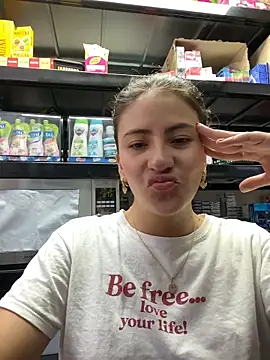 Andrea18 blonde online show from May 17, 2026, 3:30 pm