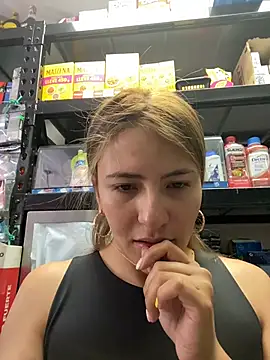 Andrea18 blonde online show from June 9, 2026, 3:45 pm