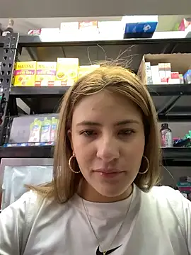 Andrea18 blonde online show from June 10, 2026, 3:11 pm