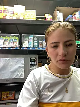 Andrea18 blonde online show from June 17, 2026, 3:02 pm