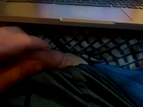 Snapshot of ClimbedCaelum chatting on October 22, 2025, 11:04 pm ClimbedCaelum online show from October 22, 2025, 11:04 pm