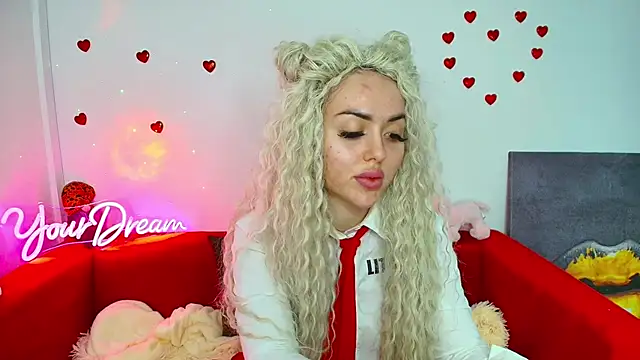 MissisCaty online show from February 1, 2025, 10:44 pm