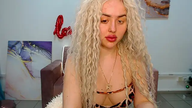 MissisCaty online show from February 9, 2025, 2:17 am