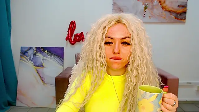 MissisCaty online show from February 9, 2025, 7:41 pm