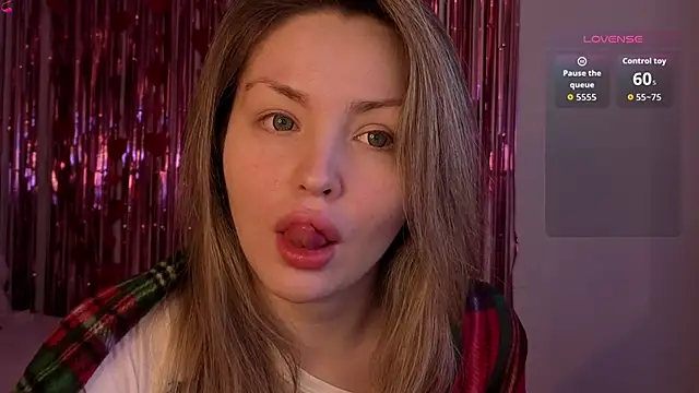 Lora Rosee online show from April 30, 2026, 2:23 pm
