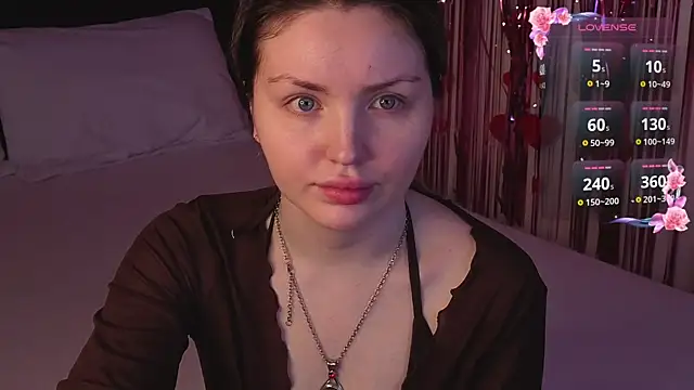 Lora Rosee online show from July 7, 2026, 2:32 pm