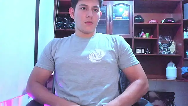 Snapshot of JamesCr_ chatting on February 4, 2025, 8:56 am JamesCr online show from February 4, 2025, 8:56 am