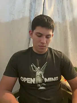 Snapshot of JamesCr_ chatting on March 4, 2025, 12:18 am JamesCr online show from March 4, 2025, 12:18 am