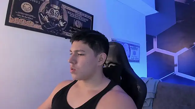 Snapshot of JamesCr_ chatting on September 25, 2025, 2:59 am JamesCr online show from September 25, 2025, 2:59 am